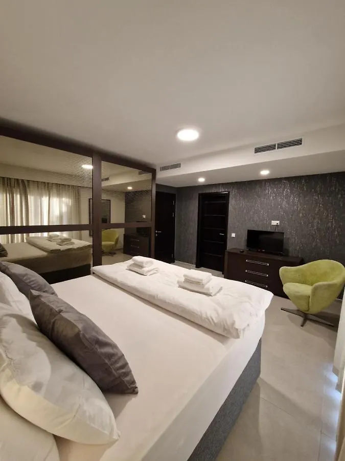 Korzo Suites St. Julian'S Apartamento