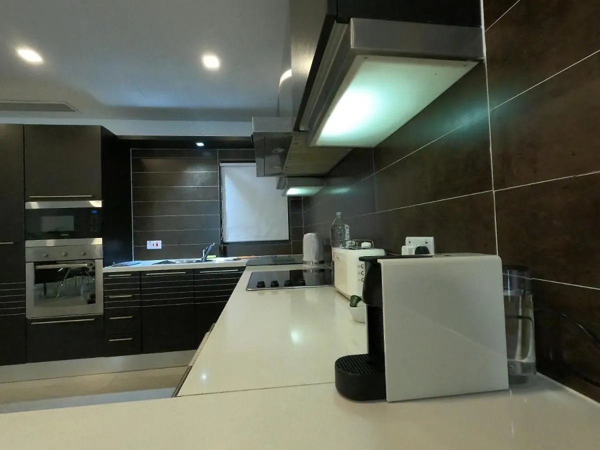 Korzo Suites St. Julian'S Lägenhet